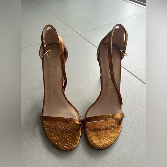 Stuart Weitzman gold snakeskin heel - Picture 2 of 5
